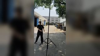 operación de empuje hacia arriba del mástil